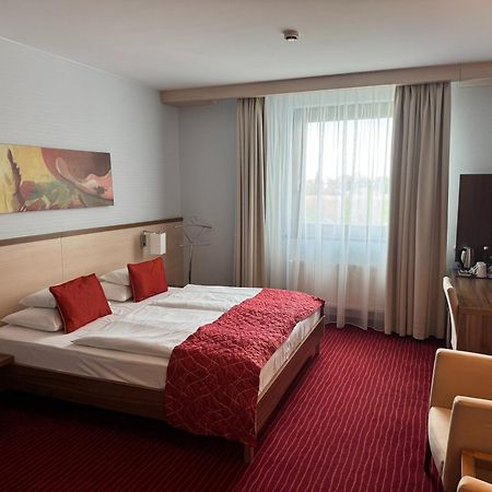 Hotel Famulus Ráb Exteriér fotografie