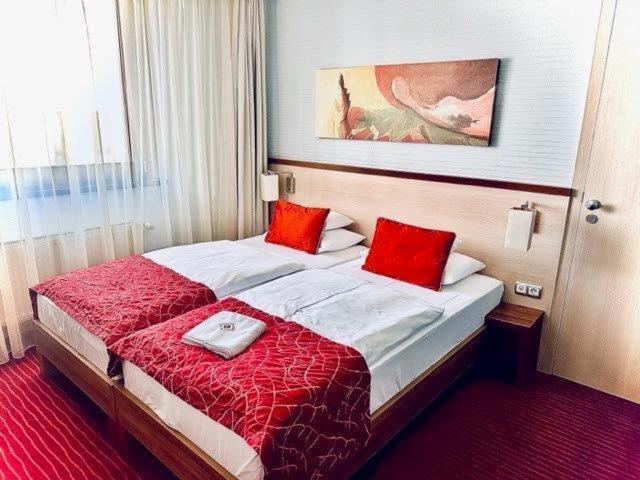 Hotel Famulus Ráb Exteriér fotografie