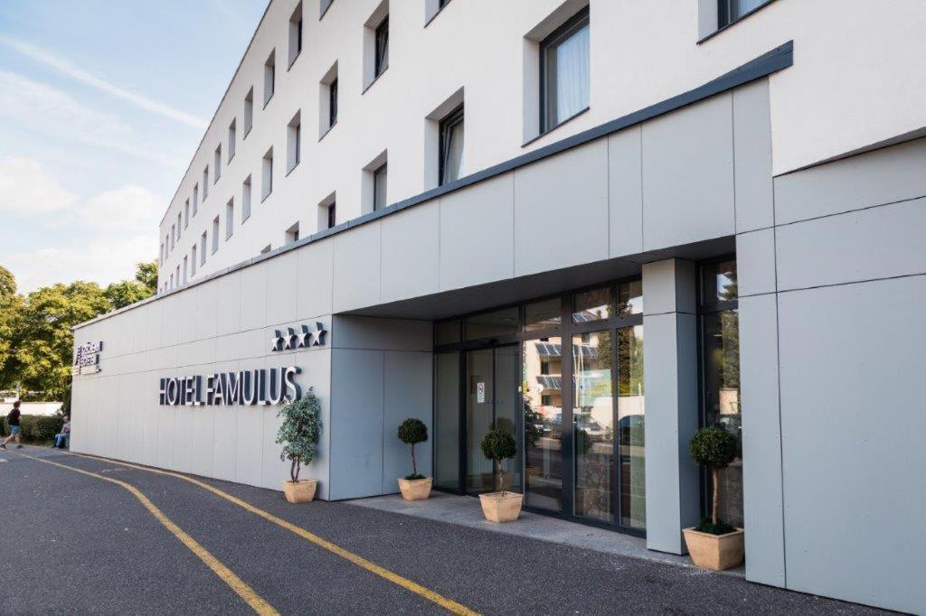 Hotel Famulus Ráb Exteriér fotografie