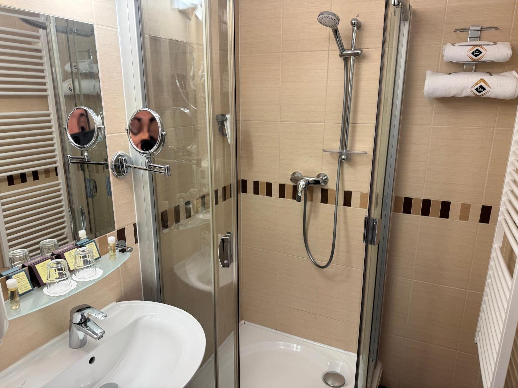 Hotel Famulus Ráb Pokoj fotografie