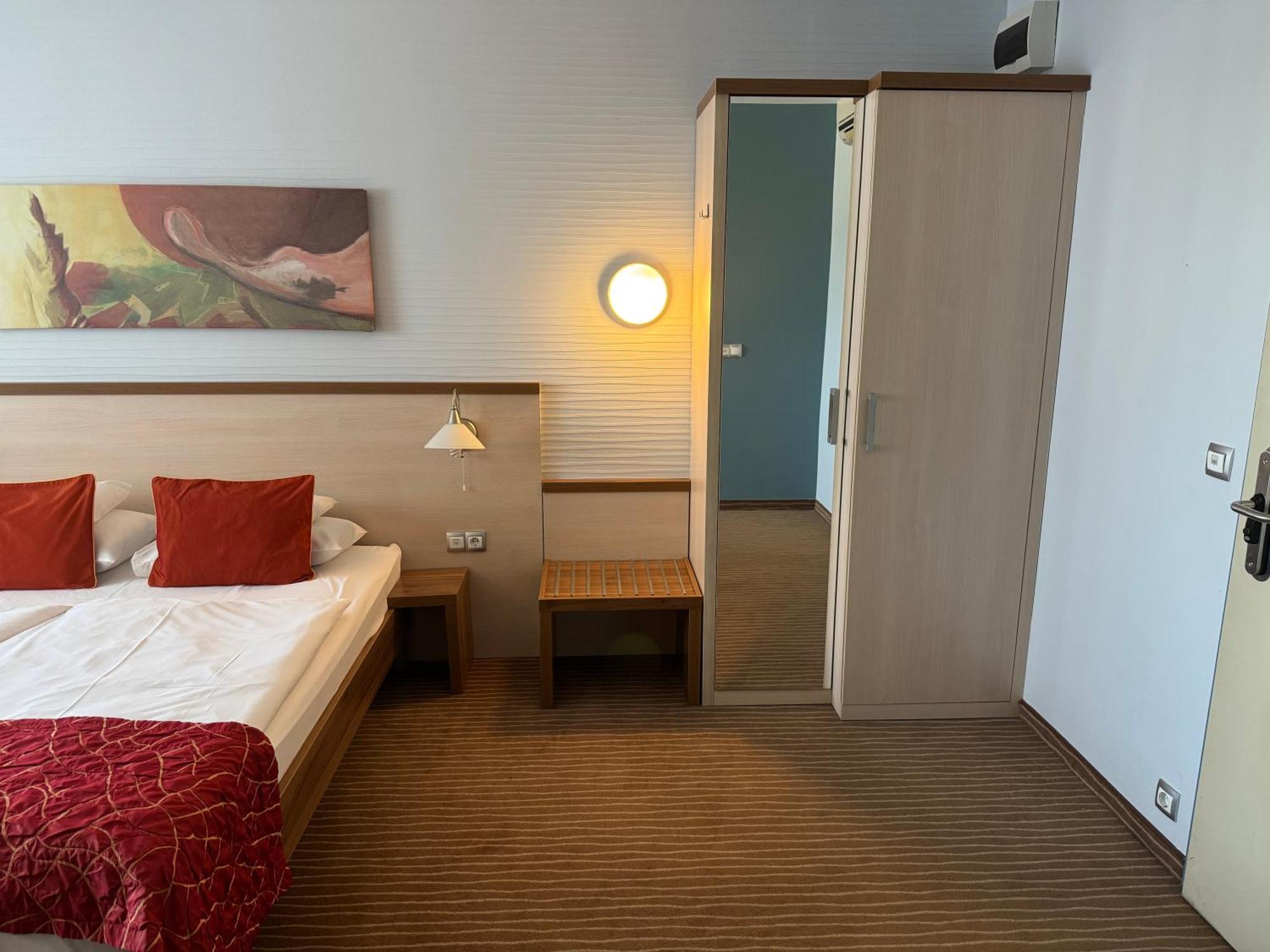 Hotel Famulus Ráb Pokoj fotografie
