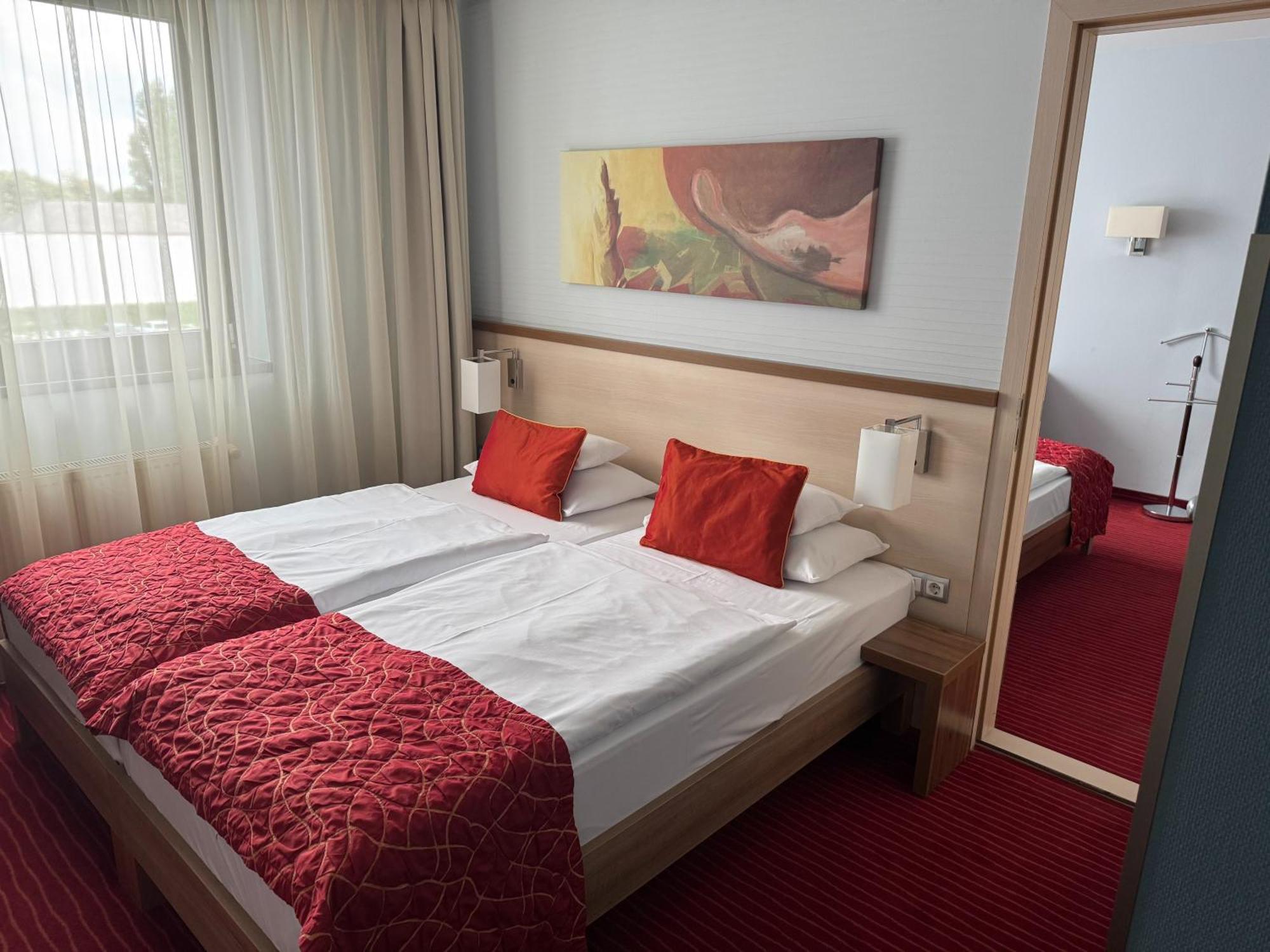 Hotel Famulus Ráb Exteriér fotografie